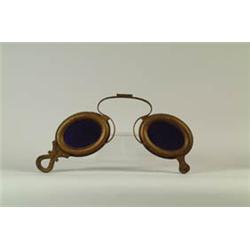 FIGURAL EYEGLASS OPTOMETRIST TRADE SIGN.