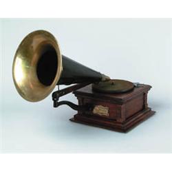 VICTOR TYPE "E" FRONT MOUNT PHONOGRAPH.
