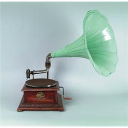 PATHEPHONE NO. 4 HORN PHONOGRAPH. 