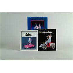 SELECTION OF APPROX. 20 ANTIQUE TOY RELATED REFERENCE BOOKS.