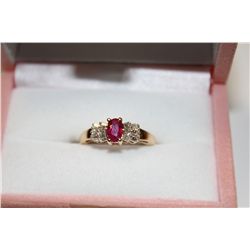 LADIES 18KT YELLOW GOLD NATURAL RUBY & DIAMOND SET DRESS  RING WITH 20 TAPERED BAQUETTE DIAMONDS