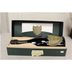 1993 MOET ET CHANDON, CHAMPAGNE CUVEE DOM PERIGNON, SEALED WITH ORIGINAL BOX