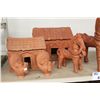 Image 2 : SHELF LOT OF CLAY HORSES AND FIGURES