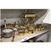 Image 2 : SHELF LOT OF BRASS FIXTURES