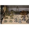 Image 2 : SHELF LOT OF BRASS FIXTURES