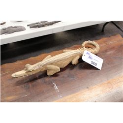 CROCODILE CARVING WITH EYES 23  LONG