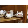 Image 4 : SHELF LOT CONTAINING A COLLECTION OF 37 PIECES OF ROYAL ALBERT "OLD COUNTRY ROSE" BONE CHINA