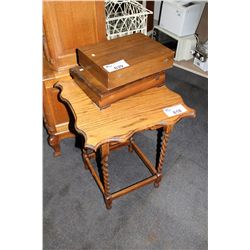 ANTIQUE WOODEN SIDE TABLE