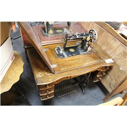 ANTIQUE SINGER SEWING MACHINE