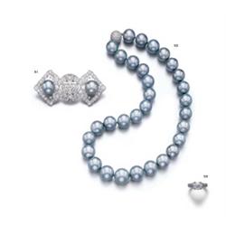 A SINGLE STRAND TAHITIAN CULTURED PEARL NECKLACE...