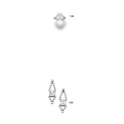 A PAIR OF DIAMOND EARPENDANTS...