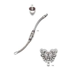 A DIAMOND DOUBLE CLIP BROOCH...