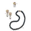 Image 1 : A SINGLE STRAND TAHITIAN CULTURED PEARL NECKLACE...