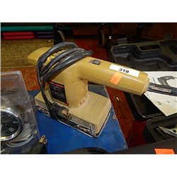 B & D ELECTRIC SANDER