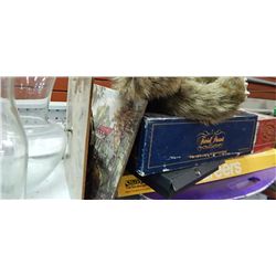 GAMES AND LAP REST & GLASSWARE