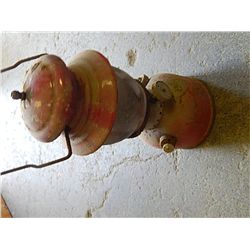 VINTAGE COLEMAN LANTERN WITH GLASS - 1