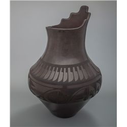 Carlos & Carmelita Dunlap San Ildefonso Pot