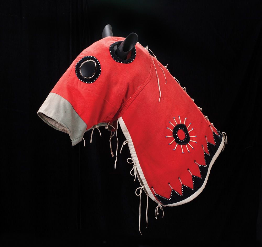 Nez Perce / Yakima Horse Mask, with period photos