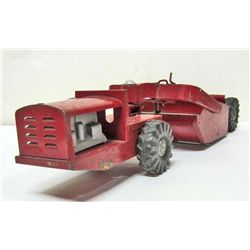 VINTAGE 1950S STRUCTO TOY TRACTOR AND SCRAPPER