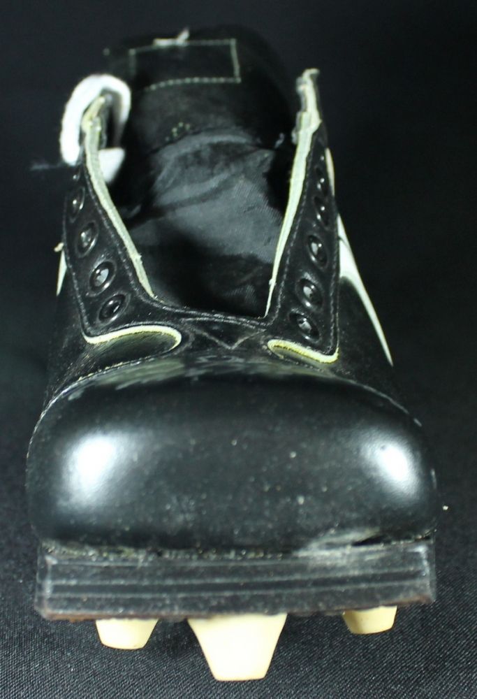 Tom Dempsey Signed Kicking Cleat Inscribed "63yd Field Goal 11/8/76