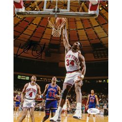 Charles Oakley Signed Knicks 8x10 Photo (JSA COA)