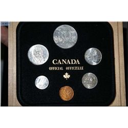 1982 Canadian mint set in case