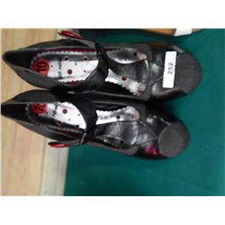 LADIES SANDLES - 10