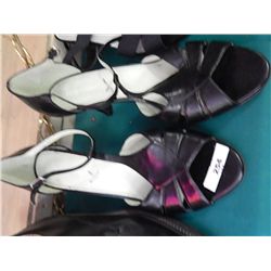 LADIES SANDLES -