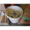 Image 1 : BUCKET OF MAGNIFIERS