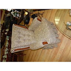 TWEED SWIVEL ROCKER