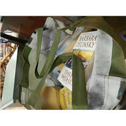 TOTE WITH BOOKS