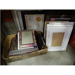 LARGE LOT OF LARGE AND OTHER PICTURE FRAMES
