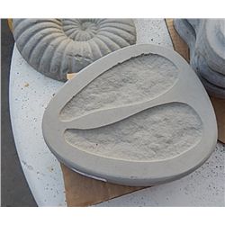 CONCRETE - HOOF - LARGE