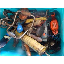 TUB OF VINTAGE DRILLS, BRACES AND OTHER