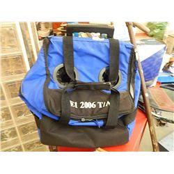 ROLLER BAG AND BEER HOLDER