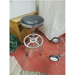 HYDRAULIC LIFT STOOL