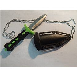 KNIFE - NEW - BLK STAR ON CHAIN