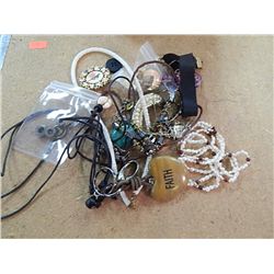CEDAR BOX ASSORTED JEWELERY
