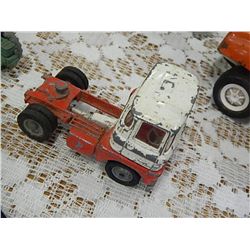 SEMI TRACTOR  - BUDDY - RED AND WHTIE