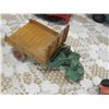 Image 1 : METAL TRACTOR WITH TIP BOX - GREEN