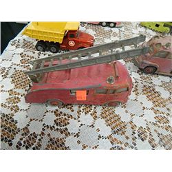 METAL FIRE ENGINE WITH LADDER - DINKY SUPER TOY