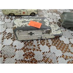 METAL WAR AMBULANCE - DINKY