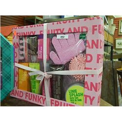 BATH GIFT SET - FUNKY FRUIT FUN SCENT