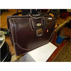 VINTAGE DOCTORS CASE