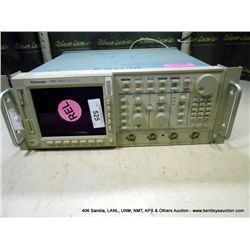 TEKTRONIX TDS-744A COLOR 4-CHANNEL DIGITIZING OSCILLOSCOPE (print sequence:) S787624 58424