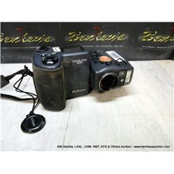 NIKON E990 COOL PIX CAMERA (print sequence:) 2742