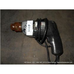 BLACK & DECKER DRILL