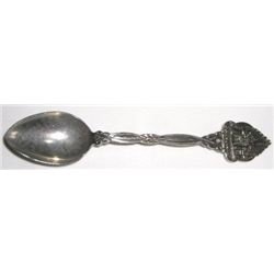 DISNEYLAND HOLLAND COLLECTOR SPOON STAMPED *WALT DISNEY PRODUCTIONS DAI HOLLAND* WITH BEAUTIFUL CAST