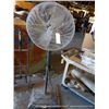 Image 1 : DAYTON 9BNN3B SHOP FAN