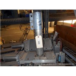 SMALL DOUBLE KNIFE VALVE